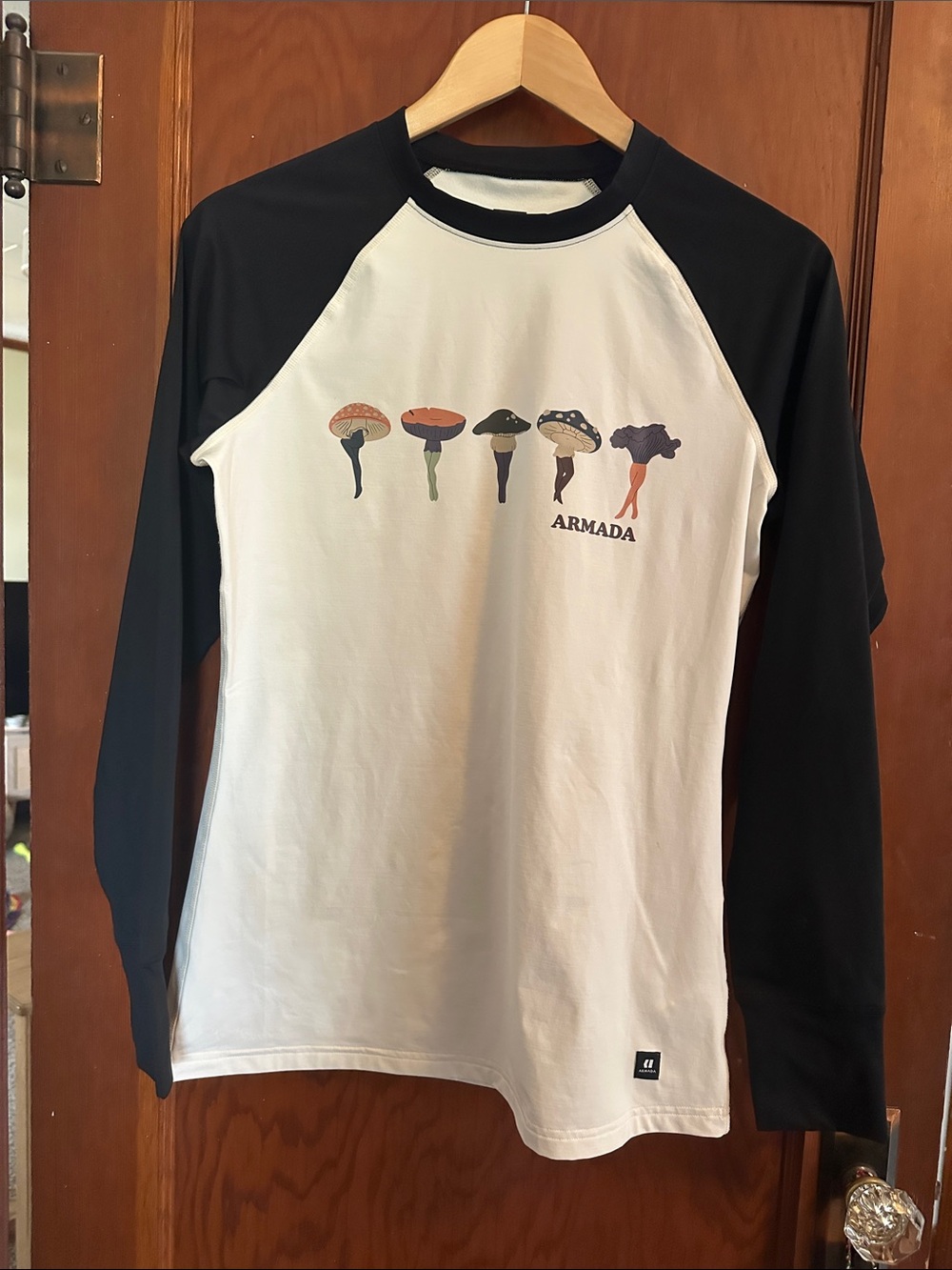 Armada ski Haven Baselayer top size medium - Picture 2 of 7